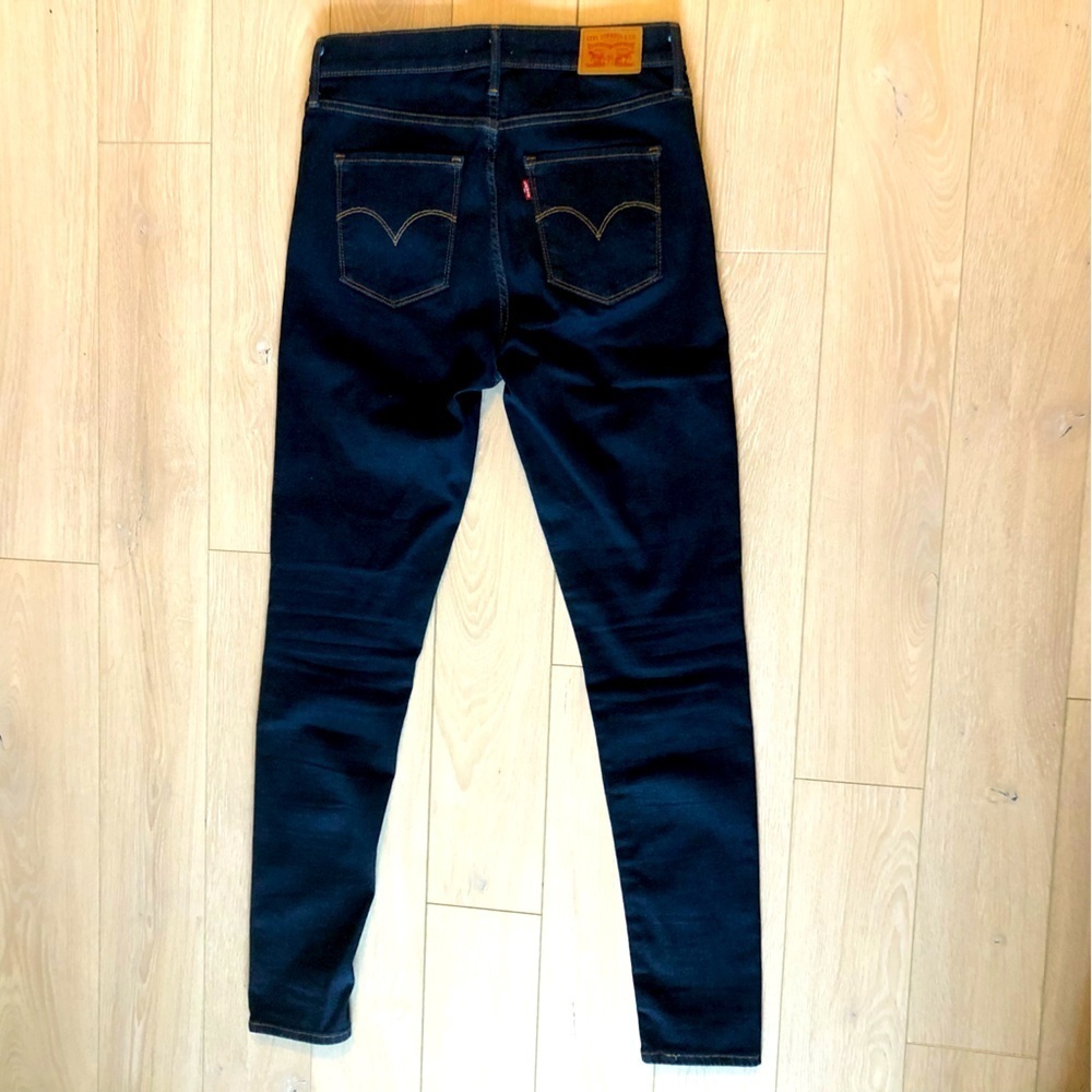 Levi’s Dark Indigo Blue High Rise Skinny Jeans